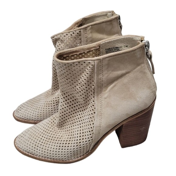 Steve Madden Rumble Tan Perforated Leather Bootie Ankle Boots Size 7.5 - Picture 1 of 7